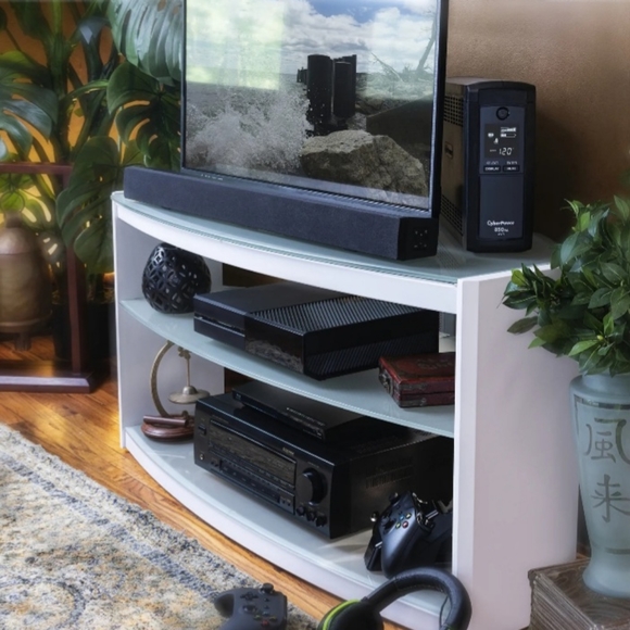 CyberPower  850 VA 510 watts 9 outlets - Picture 2 of 4